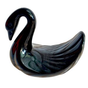 HULL POTTERY VINTAGE SWAN STATUE FIGURINE 8”x6”